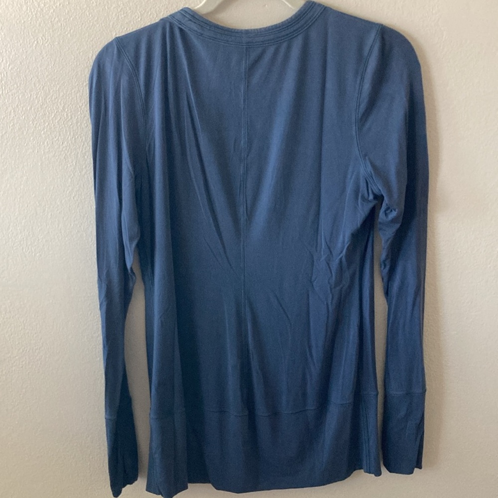 Lululemon blue long sleeve size 8 - Picture 4 of 5